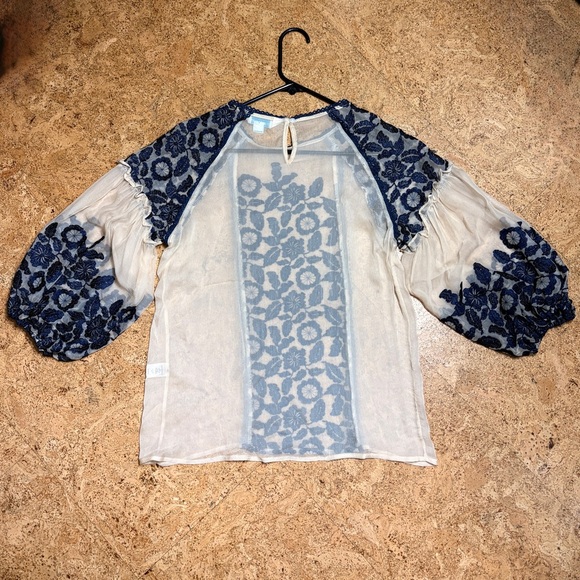 Sundance Luiza Silk Sheer Embroidered Blouson Sleeve Top In Beige /Navy Sz XS - Picture 10 of 15